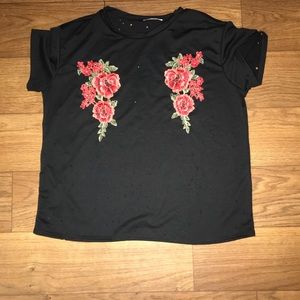 💥FLASH SALE💥 Black embroidered rose top
